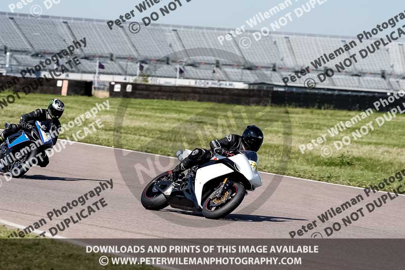 Rockingham no limits trackday;enduro digital images;event digital images;eventdigitalimages;no limits trackdays;peter wileman photography;racing digital images;rockingham raceway northamptonshire;rockingham trackday photographs;trackday digital images;trackday photos